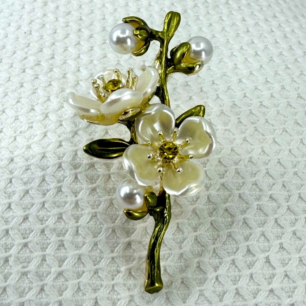 White Jasmine Flower Brooch Pin